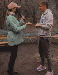 За пару тижнів до цього вони офіційно стали чоловіком і дружиною, хоча до цього були. Katerina Osadcha Vagitna