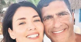 Mehmet ali erbil'in eski eşi sedef altıntaş'ın son hali şaşırtıyor. Essiz Benzerlik Nefise Karatay Ve Esi Yusuf Day In Selfiesi Takvim