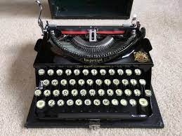 Vintage typewriters at the vintage typewriter shoppe or vintagetypewritershoppe.com offers quality mint condition vintage and antique manual typewriters for sale worldwide! What Is My Typewriter Worth Typewriters 101