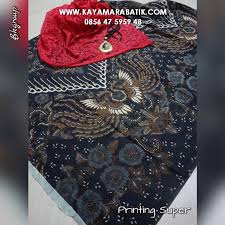 Pakaian atasan wanita terbagi menjadi kemeja, tunik, vest, sweater, blouse atau blus, kaos, jaket, kemeja, polo, tank top, dan blazer. Motif Yang Sering Dipakai Dalam Upacara Pengantin Jawa 085647595948 Kayamara Batik