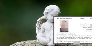 2021 wir sind sehr traurig und sehr dankbar dass wir sie gehabt haben. Mann Verabschiedet Sich Von Seiner Familie Mit Einer Ehrlichen Traueranzeige