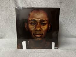 Exquisite planter pot. Approx. 10 inches across and 5 inches deep.