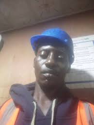 Ok people would u b comfortable dating in this manner 🙄🙄 o am I seeing ma  sugar mamas grannies