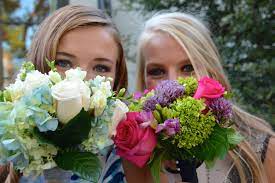 Create your own artificial wedding bouquets arrangements with silk flower stems from rustic reach. Homecoming Prom Nosegay Cebolla Fine Flowers Dallas Texas Grovesn Lizzieneuhoff Cebollaweddings Nosegay Garden Oasis Flower Arrangements