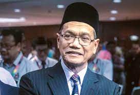 Senator dato' sri ti lian ker dilantik sebagai timbalan menteri perpaduan negara. Timbalan Menteri Kerja Raya Letak Jawatan Sabah Post