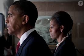 Barack et Michelle Obama : l'heure du premier bilan est arrivée, entre  doutes, déceptions et espoirs... L'état de grâce est retombé...