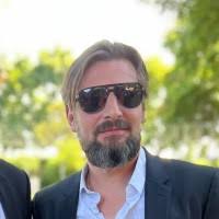 100+ "Steven Beaumont" profiles