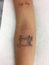 Pin De Damla Aktas Em Tatoo Tatuagem De Maquina De Costura Tatuagens De Costura Tatuagem