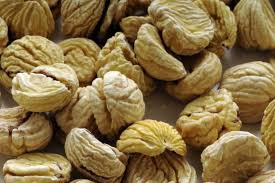 La ricetta delle castagne bollite è davvero facile, ma con i nostri trucchi lo sarà ancora di più. Castagne Secche Come Si Fanno E Come Si Cuociono Fidelity Cucina