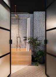 This intimate 16 room, adult oriented retreat honors the traditional japanese ryokan, featuring teak soaking tubs, indoor/outdoor. Herausgeputzt Die Neuen Hotel Badezimmer
