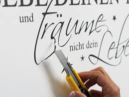 Wandkleber auf raufaser / die raufaser (in markennamen auch oft noch 'rauhfaser') ist deutschlands beliebteste wandbekleidung. Wandtattoo Entfernen Anleitung So Entfernen Sie Ein Wandtattoo