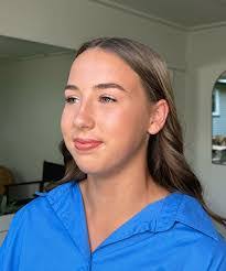 Robyn Stinson's Instagram, Twitter & Facebook