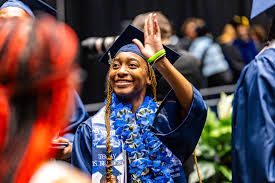 HHS Class of 2024 can't deny that Hornet pride!