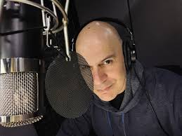 Pankration -Panmachon striking combination. a,b- blocking the opponent's  fist with palm . c- straight panch with rear hand. d- combine overhead  punch and stomp kick to the knee .