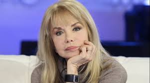 Vi sveliamo la sua biografia e i tratti chiave della sua vita privata al fianco della conduttrice che è. Maria Giovanna Elmi Vita Privata Eta Carriera Instagram Marito E Figli Dell Annunciatrice