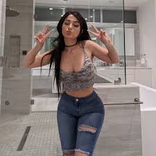 Lia was born in liverpool, england in 1992, but at the age of 6, she and her family moved to the united states and ever since then she has resided in phoenix, arizona. Sssniperwolf Phone Number Fanmail Address And Contact Details