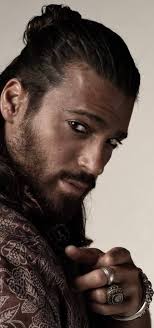 Trova sempre ciò che accende la luce nei tuoi occhi 🥰 Buona serata 🤗  #CanYaman