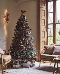To make the tree itself, you will need doilies in 3 or 4 graduated sizes as well as wooden skewers. Autumn Christmas Trees The Alternative Christmas 2018 Decorating Trend