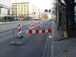 Strona zawiera również listę ulic znajdujących się w pobliżu Sciezki Rowerowe Powstaja W Poblizu Dworca Glownego Na Malachowskiego Wygrodzono Czesc Jezdni I Chodnikow Zdjecia Gazeta Wroclawska