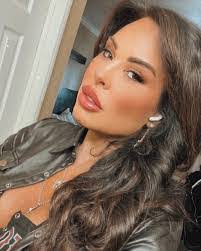 Rae Townsend's Instagram, Twitter & Facebook