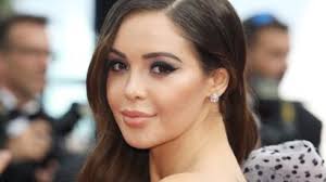 Elle nous dévoile un superbe tatouage. Nabilla A T Elle Abuse De La Chirurgie Les Internautes En Sont Convaincus Femme Actuelle Le Mag