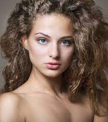 2 or 3 egg yolks (add more or less depending on the length of your hair) olive oil (2 tablespoons) lemon juice (5 drops) beat the egg yolks and add the olive oil and the lemon juice. 14 Home Remedies For Frizzy Hair