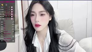 Asian Babe getting off using a lovense on Stripchat