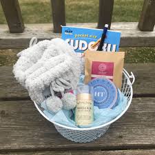 Care Packages For Senior Citizens Subscription Box Elderly Gift Box Gifts For Grandma And Grandpa Elderly Gift Gifts For Seniors Citizens Elderly Care Package