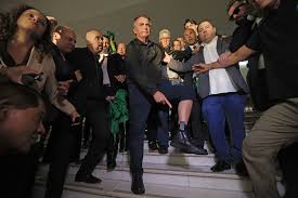 Datafolha: 55% concordam com tornozeleira eletrônica em Bolsonaro | CNN  Brasil