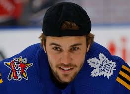 Justin Bieber's Friends Concerned 'He's Spiraling Again'