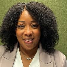 Sara Ferrell's Instagram, Twitter & Facebook