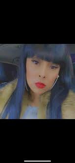 Hello my fellow 5 heads Detorra Seabrooks 92 grad n the lil sister Chondra  Seabrooks 94 I do believe! Happy holiday n blessings to u all ! glad to see  familiar faces