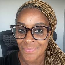 Amina Buddafly says she and her kids are homeless. @aminabuddafly