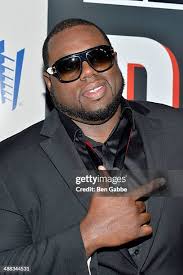 Earl Hood's Instagram, Twitter & Facebook