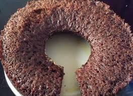Resep bolu panggang pandan coklat ini bisa juga dibuat dengan cara dikukus, step by step proses pembuatannya kedua, resep bolu panggang karamel (cake sarang semut). Kue Bolu Sarang Semut Atau Bolu Karamel Mudah Membuatnya Resep Kuliner Dan Wisata Indonesia