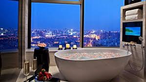 The singapore sling, widely regarded as the national drink, was first created in 1915 by raffles bartender ngiam tong boon. Raffles Hotel Singapore Luxury Bathtub Dream Bathtub Romantic Bathrooms