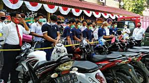 Pasajeros animados / caricatura de un pasajero en. Loker Pabrik Kayu Di Daera Boja Kendal Lowongan Kerja Pt Kayu Lapis Indonesia Lowongan Kerja Disnaker