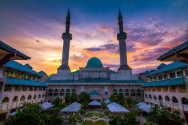 Kuala lumpur 2017, putrajaya, wilayah persekutuan, malaysia. Director Of Shas Mosque Hopes More Students Pray Subuh In Congregation Iium Today