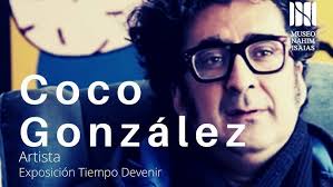 Coco González en la muestra Tiempo Devenir. Museo Nahim Isaías.