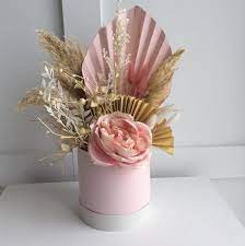 Dried And Faux Flower Arrangement Dried Flowers In A Vase Floral Centerpiece Floral Arrangement Trending Flowers Silk Flowers In 2021 Faux Flowers Faux Flower Arrangements Flower Arrangements