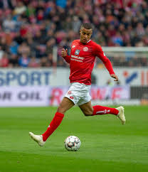 Robin #quaison pulls @mainz05en level just minutes after going behind! Mainz 05 English On Twitter Robin Quaison Goal Assist And Win Jean Philippe Gbamin Win A Good Evening For The Zerofivers Upthemainz Https T Co Thre2coldf