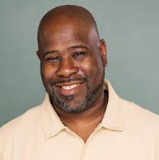 I can't believe the Nuggets G-League team made grown men dress like elves  for a basketball game 🤣🤦‍♂️