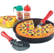 Small World Toys Living My Oh My Pizza Pie 11 Pc Playset This Is An Amazon Affiliate Link Be Sure To Check Out This Aweso Play Food Toy Kitchen Pizza Pie