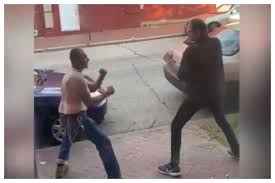 Es todo lo que quería decir, no estoy de humor y realmente no tengo ánimos de seguir viendo esta pelea absurda, inmadura y patética de. Facebook Viral La Asombrosa Pelea Callejera En Plena Cuarentena Que Es Sensacion En Redes Sociales Por Su Inesperado Final Ncdz Nnda Nnrt Virales Estados Unidos Redes