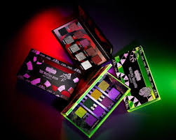 I walked along the street when suddenly i heard footsteps behind me. Melt Cosmetics On Instagram The Waiting Room Palette Inspired By The Dynamic Characters Featured In The Waiting Room Scene And Their Individual Stories