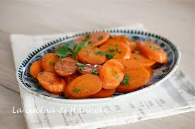 Le carote in padella in agrodolce sono state il nostro contorno di ieri sera, un contorno super veloce, buono e colorato che si presta a tante varianti. Carote Stufate Con Aceto Balsamico