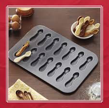 This 13 Pan From Amazon Transforms Cookie Dough Into Edible Spoons Spoon Cookies Disney Baking Edible