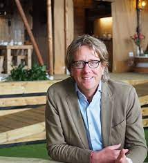 '23 jaar bij een club is extreem lang. Eingerichtete Safarizelte Glamping Lodges Yala Unser Team