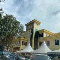 Syukur kepada allah kerana dengan izinnya dapat jua bermulalah silat seni gayong di daerah kuala muda selepas bertapaknya di kota sarang semut. Pejabat Daerah Tanah Kuala Muda Sungai Petani Kedah