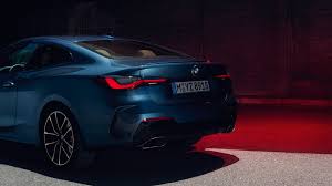 The m440i xdrive coupe offers a choice of one standard non. Bmw 4 Series Coupe Discover Highlights Bmw Ly
